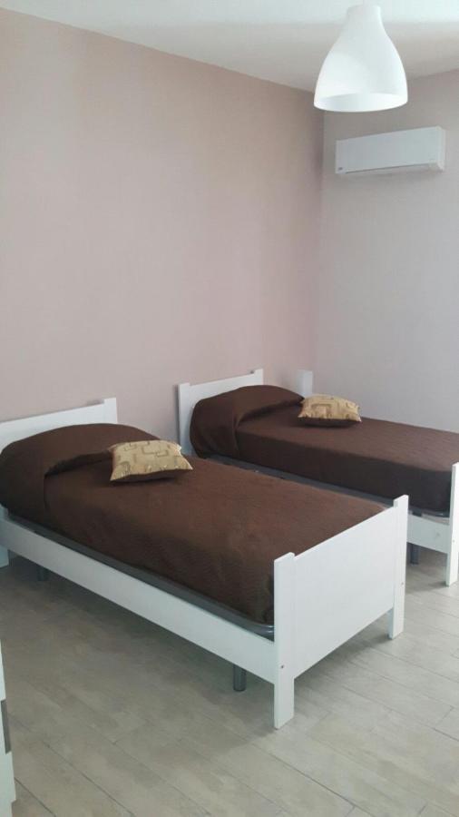 Bed and Breakfast Mariane Фавара Экстерьер фото